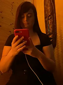 Snapshot of PhotoBabe chatting on 02-14-25, 10:36 PhotoBabe online show from 02-14-25, 10:36