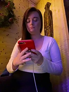 Snapshot of PhotoBabe chatting on 12-22-24, 11:09 PhotoBabe online show from 12-22-24, 11:09
