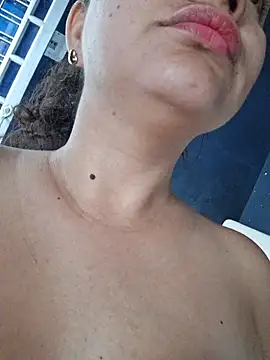 Snapshot of blerstefan1 chatting on 03-04-26, 12:13 blerstefan1 online show from 03-04-26, 12:13