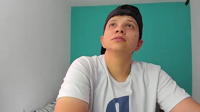 Snapshot of alex-queen- chatting on 11-01-25, 06:57 alex-queen- online show from 11-01-25, 06:57