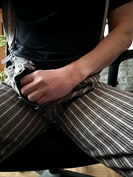 Snapshot of Justforoneday chatting on 11-25-25, 12:27 Justforoneday online show from 11-25-25, 12:27