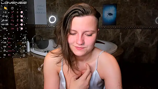 MelindaTin online show from 02-07-25, 01:58