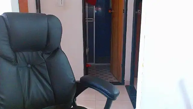 Ixchel Anaid online show from 11-30-25, 03:35