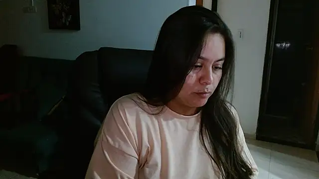 Ixchel Anaid online show from 12-14-25, 01:12