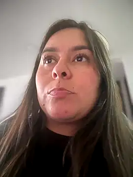 Ixchel Anaid online show from 10-16-25, 04:15