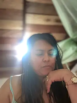 Ixchel Anaid online show from 10-30-25, 01:59