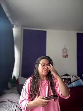 Ixchel Anaid online show from 10-04-25, 05:14