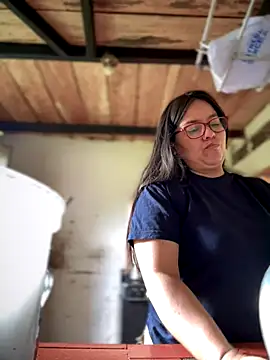 Ixchel Anaid online show from 10-30-25, 02:14