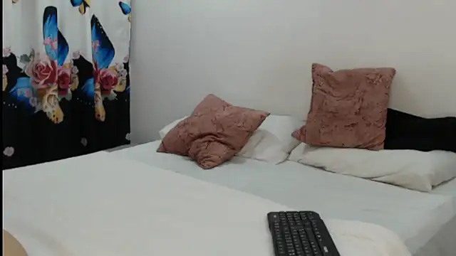 Snapshot of skynataly chatting on 07-26-26, 04:41 skynataly online show from 07-26-26, 04:41