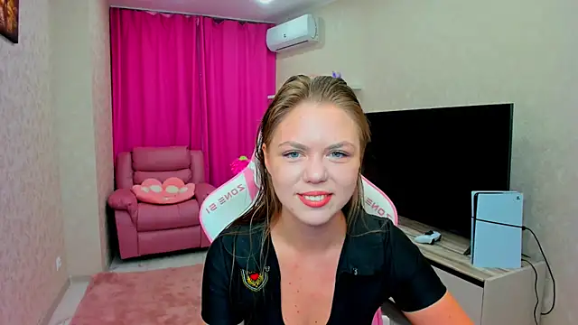 Strawberrye online show from 03-02-26, 03:18