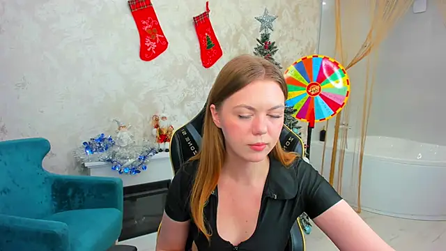 Strawberrye online show from 12-21-25, 03:30