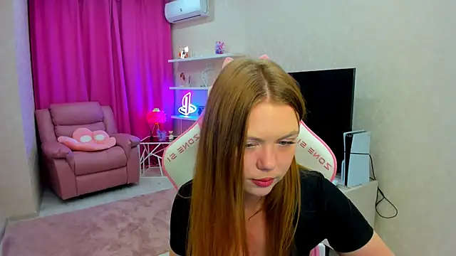 Strawberrye online show from 11-15-25, 03:32