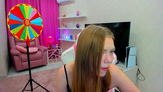 Strawberrye online show from 12-05-25, 03:27