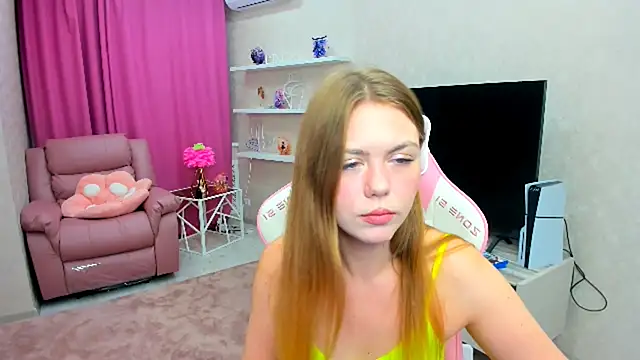 Strawberrye online show from 09-24-25, 03:24