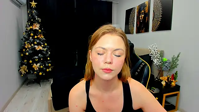 Strawberrye online show from 01-13-26, 03:21