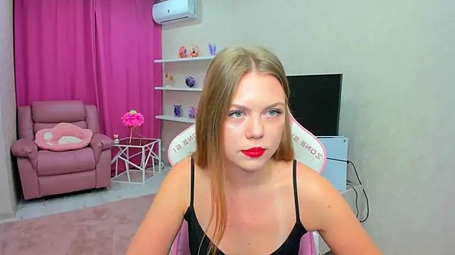 Strawberrye online show from 02-16-26, 03:27