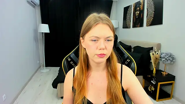 Strawberrye online show from 11-11-25, 03:45