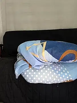 Snapshot of estrella_tasty chatting on 02-26-26, 01:27 estrella tasty online show from 02-26-26, 01:27