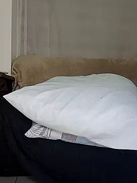 Snapshot of estrella_tasty chatting on 09-14-25, 12:55 estrella tasty online show from 09-14-25, 12:55