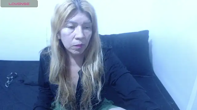 Snapshot of Dulce-Bella chatting on 07-05-26, 07:43 Dulce-Bella online show from 07-05-26, 07:43