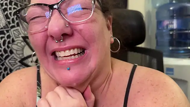 Miss Phat Booty online show from 10-28-25, 02:56