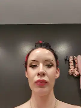 EVILYN online show from 03-08-25, 02:23