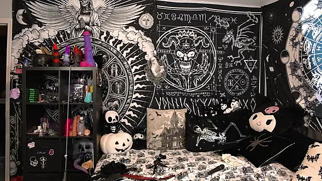 EVILYN online show from 02-13-26, 08:09