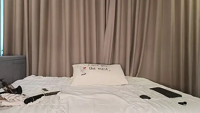 LucyNuty online show from 10-29-25, 04:11