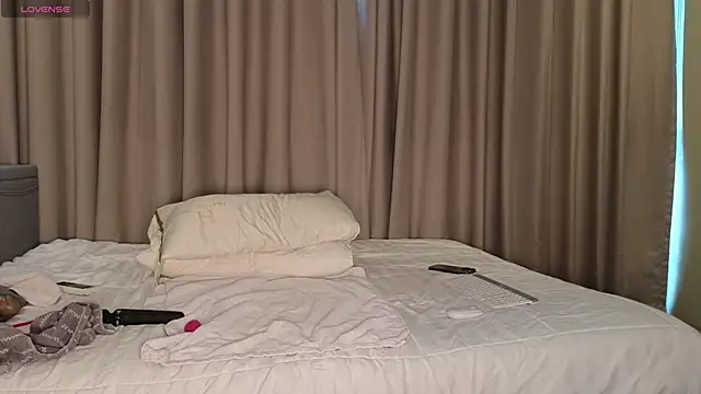 LucyNuty online show from 10-10-25, 06:25