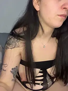 Snapshot of joeystaciee chatting on 06-11-26, 12:32 joeystaciee online show from 06-11-26, 12:32