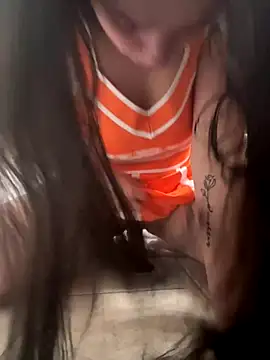 Snapshot of joeystaciee chatting on 09-21-25, 01:22 joeystaciee online show from 09-21-25, 01:22