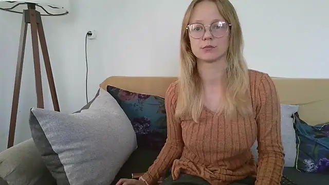 little-leni online show from 10-22-25, 08:58