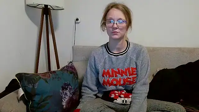 little-leni online show from 03-19-26, 07:25