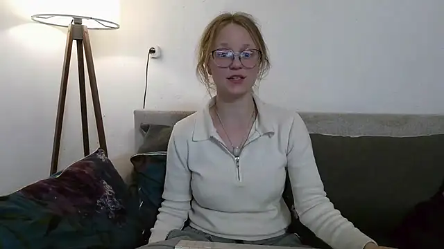 little-leni online show from 04-08-26, 08:21