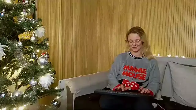 little-leni online show from 12-06-24, 09:18