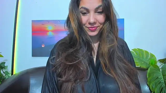 Snapshot of Emma_Muller32 chatting on 05-07-26, 03:33 Emma Muller32 online show from 05-07-26, 03:33