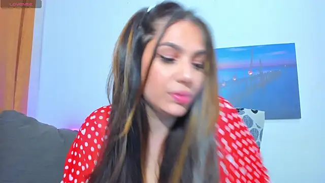 Snapshot of Emma_Muller32 chatting on 07-20-26, 10:45 Emma Muller32 online show from 07-20-26, 10:45