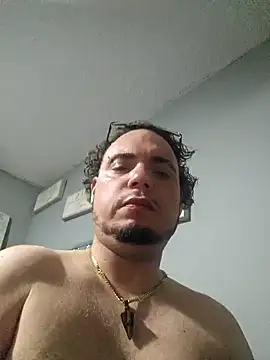 Snapshot of latinoflpr chatting on 06-10-26, 02:46 latinoflpr online show from 06-10-26, 02:46