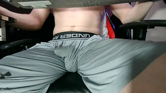 Snapshot of Dick_and_muscles chatting on 06-09-26, 09:54 Dick and muscles online show from 06-09-26, 09:54