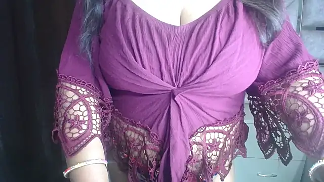 Shanvi  online show from 11-03-25, 01:58