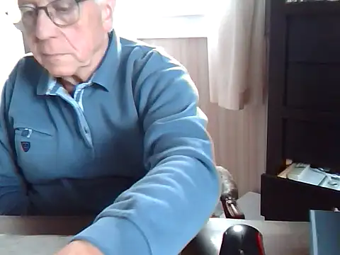 johnjohn622662 online show from 11-04-25, 11:14