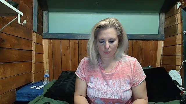 lisaxlovexxx online show from 12-22-25, 06:08