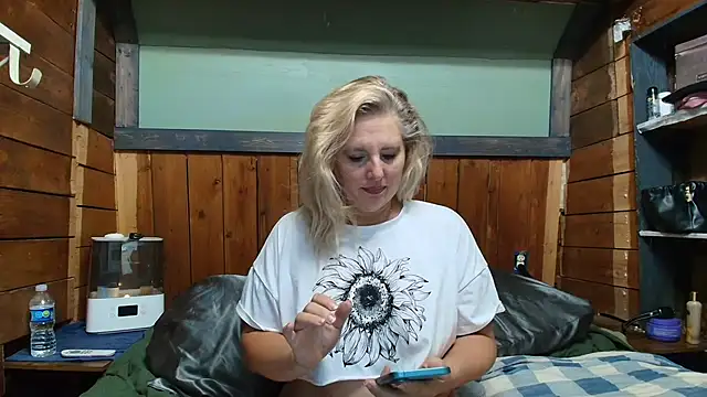 lisaxlovexxx online show from 03-25-26, 03:22