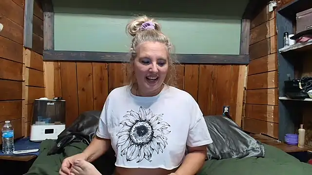 lisaxlovexxx online show from 04-02-26, 05:19