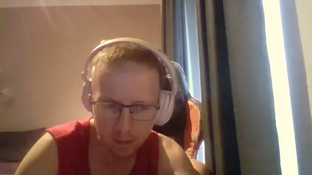 Snapshot of David250692 chatting on 06-29-26, 08:21 David250692 online show from 06-29-26, 08:21