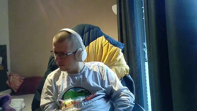 David250692 online show from 11-28-25, 09:42