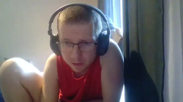 Snapshot of David250692 chatting on 06-11-26, 09:39 David250692 online show from 06-11-26, 09:39