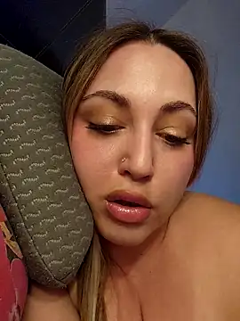 sofiabichota online show from 12-16-25, 04:22