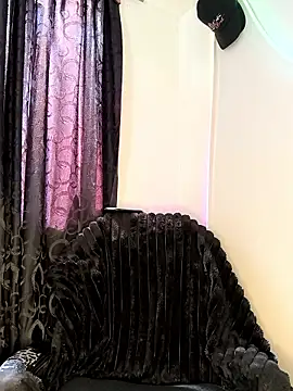 Snapshot of paola091 chatting on 02-08-26, 03:32 paola091 online show from 02-08-26, 03:32