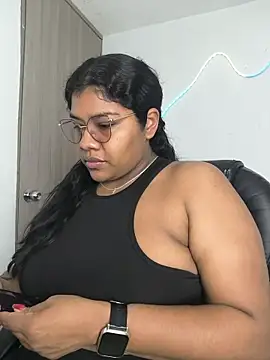 paola091 online show from 10-13-25, 01:18